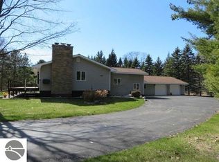 3656 W Trumbull Rd, Maple City, MI 49664