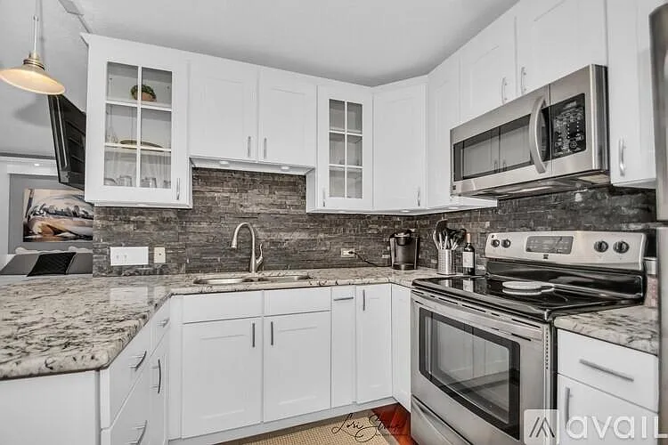 1340 N Dearborn St #5F — Photo 3