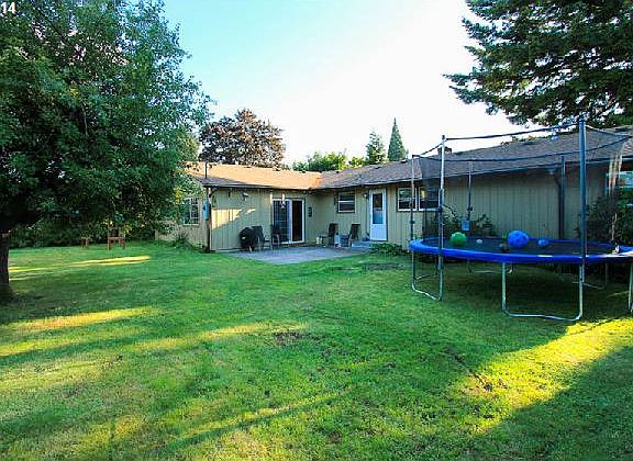 4th image of 305 SE 95th Ave