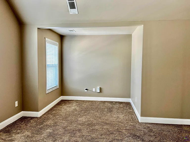 208 Black Hawke Ln — Photo 34