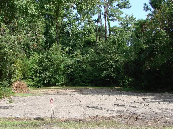 6422 Greenville Loop Rd, Wilmington, NC 28409