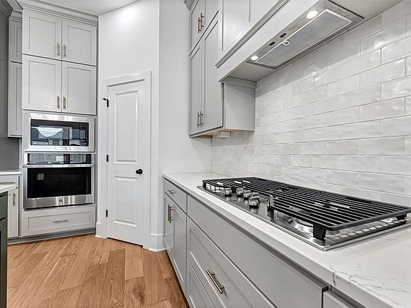 5th image of 3008 S 14th Pl