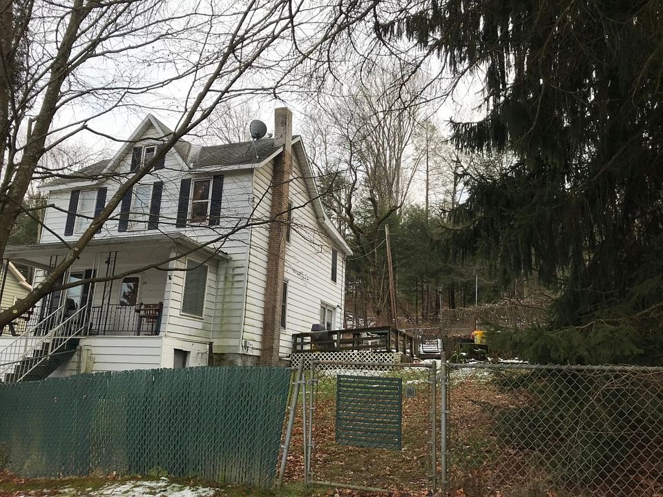 2nd image of 69 Horseshoe Ln