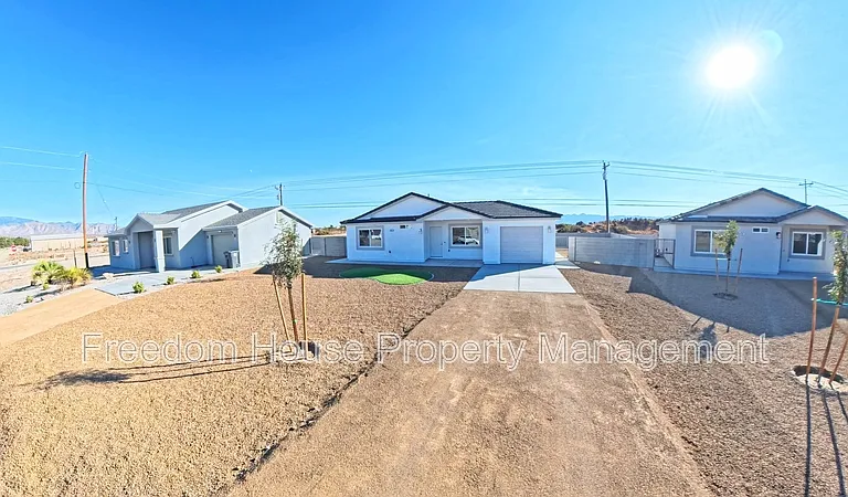 581 Valiant Ave — Photo 3