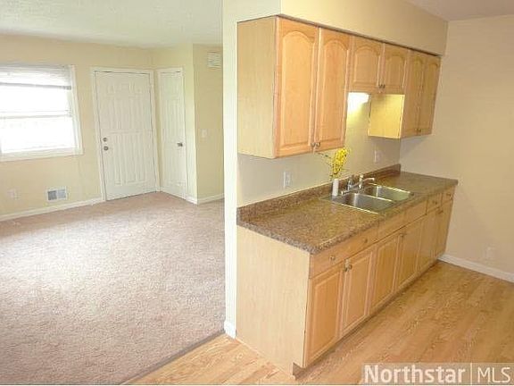 2nd image of 518 37th NE #200