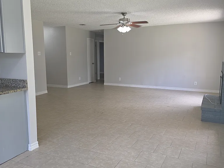 10562 Bounty Dr — Photo 21