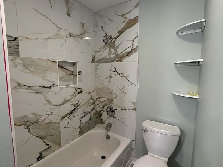 220 Elizabeth St #B7 — Photo 18
