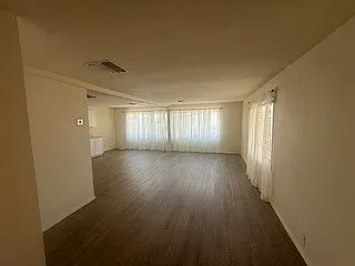 3 bed, 2.0 bath, 1400 sqft, $1,400 — Photo 4