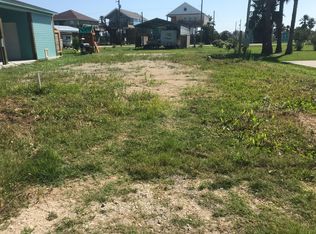 955 Meynig Dr, Crystal Beach, TX 77650