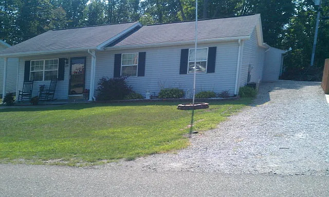 249 Saint Anns Ln photo 1