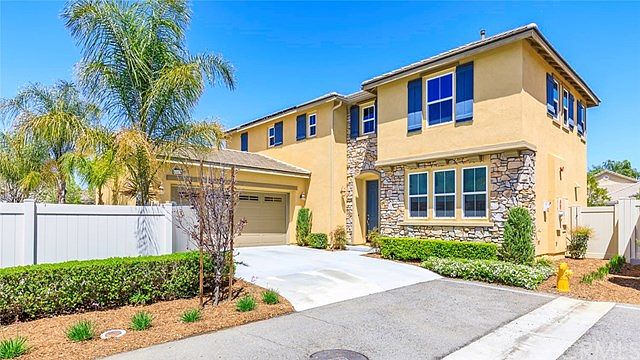1st image of 40476 Amesbury Ln