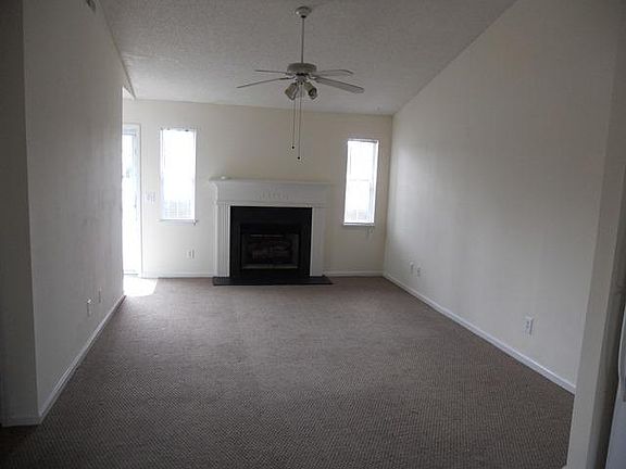 4th image of 1200 Peyton Cir #B