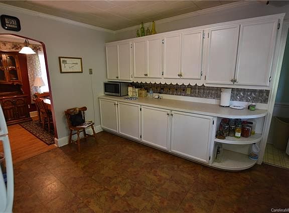 4th image of 610 N Bostian St