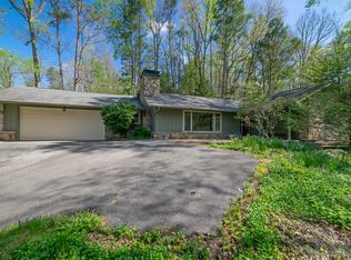 204 Mockingbird Dr, Gatlinburg, TN 37738