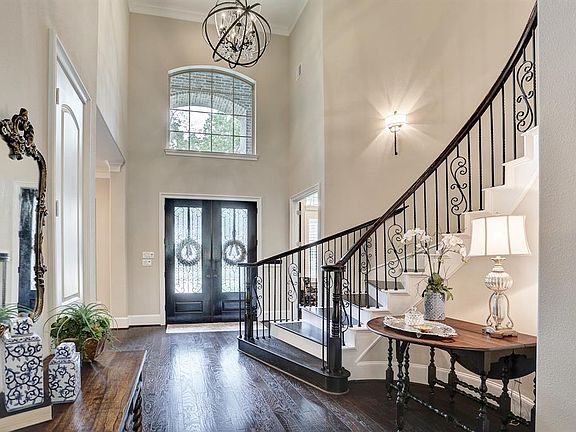 This stunning home has a fabulous floor plan!