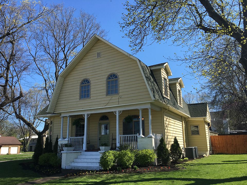 1st image of 14 W Main St