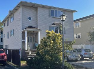 11 Willow Wood Ct, East Rutherford, NJ 07073