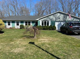 20 Timbercrest Ln, South Setauket, NY 11720