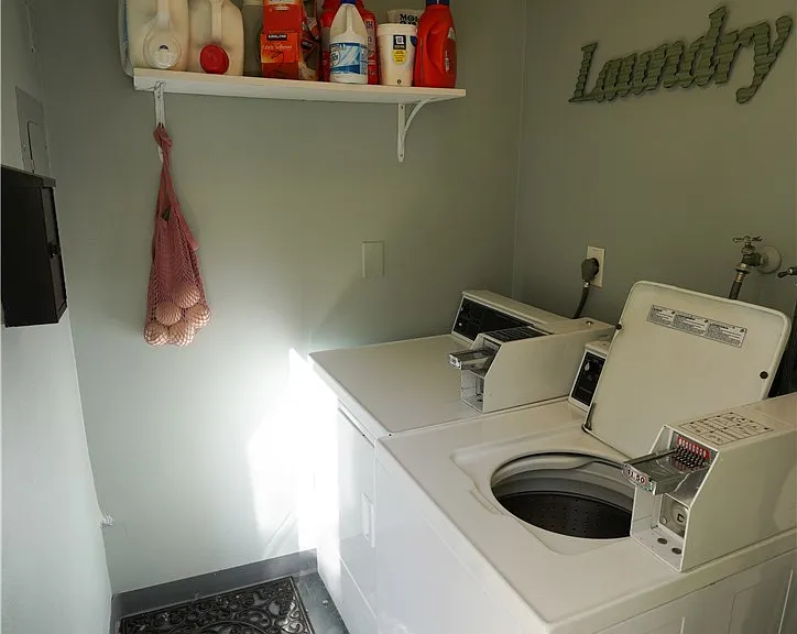 320 12th St #12 — Photo 23