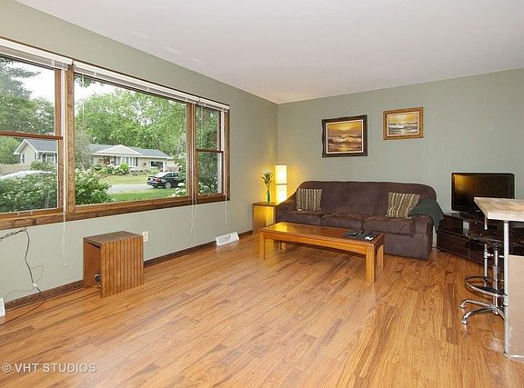 2nd image of 2725 Lancaster Dr