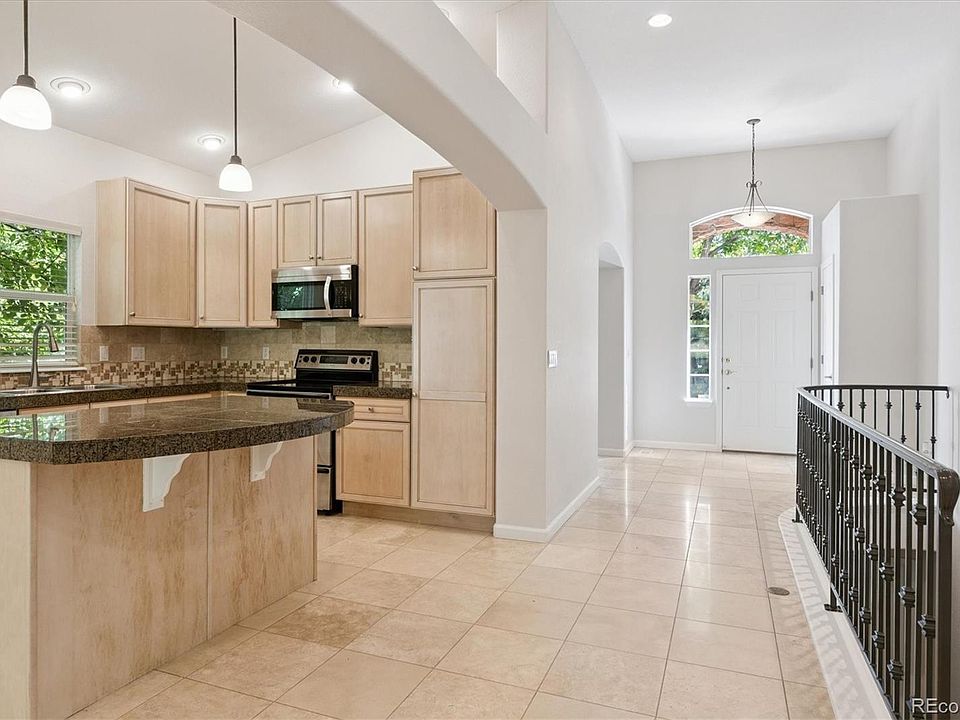 7127 S Versailles Street, Aurora, CO 80016 | Zillow