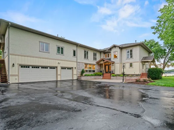 1110 Bay Rd, Johnsburg, IL 60051