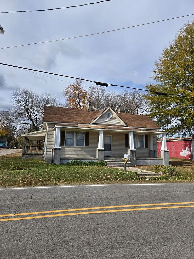4 bedroom 1.5 bath house — Photo 1