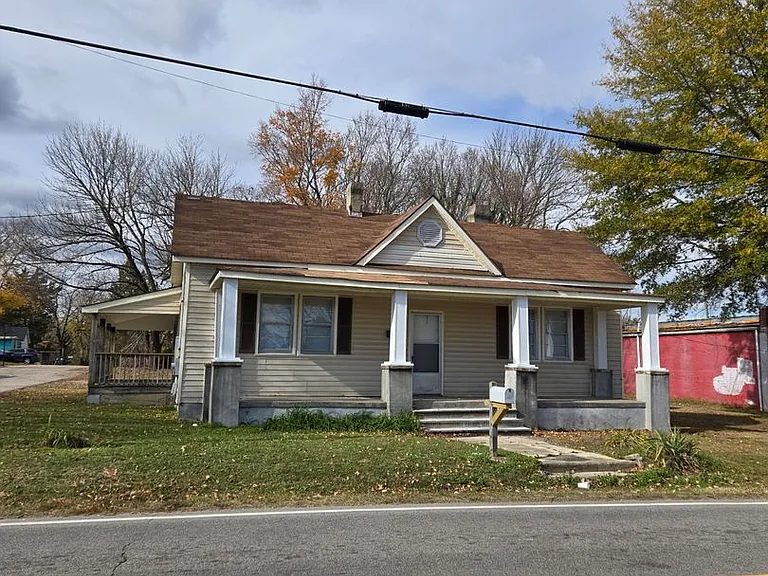 1401 Old Norlina Rd — Photo 1
