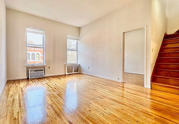 2nd image of 40 W 88th St APT 5A