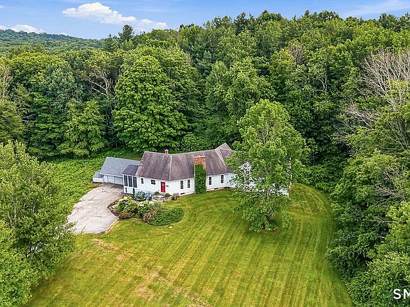3rd image of 496 Center Road