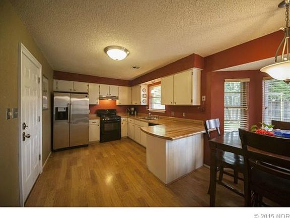 5th image of 601 E Glenpool Blvd S