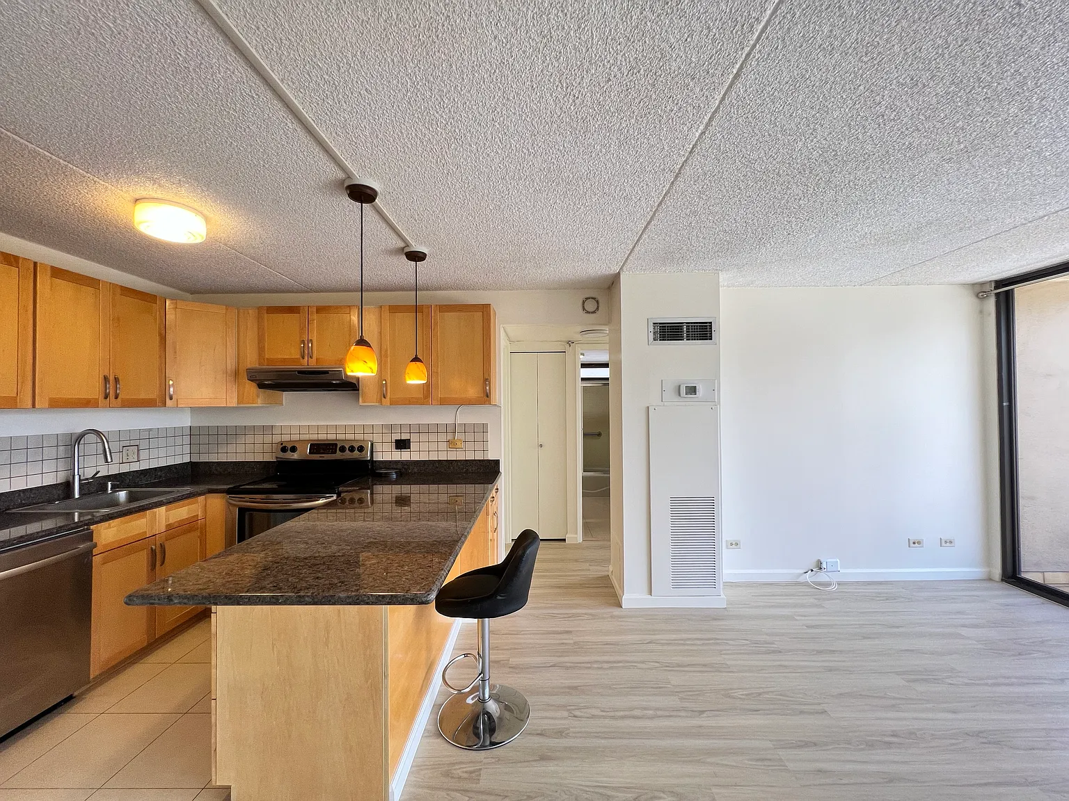 2 bed, 616 sqft, $3,200 — Photo 3