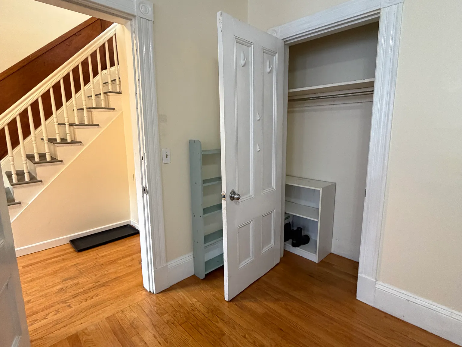 4 bed, 1400 sqft, $4,500 — Photo 4