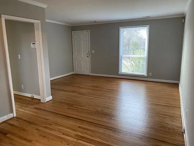 700 Groves Park Rd — Photo 2