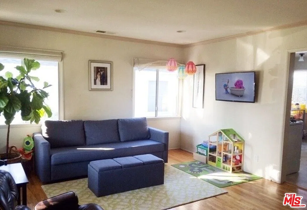 3 bed, 1.0 bath, 1116 sqft, $4,900 — Photo 4