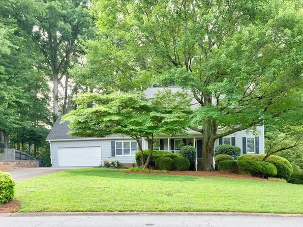 241 Tweed Ct, Sugar Hill, GA 30518
