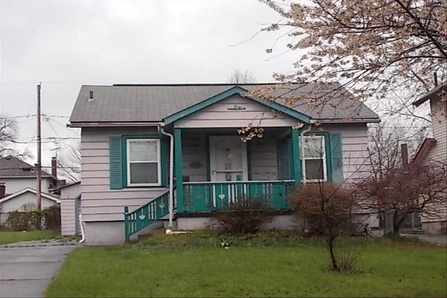 1st image of 829 Kenilworth Ave