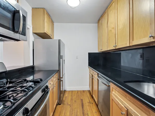 37 West 54th Street image 1 of 14