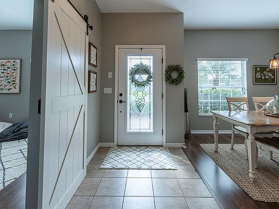 4th image of 747 Meadow Glade Dr