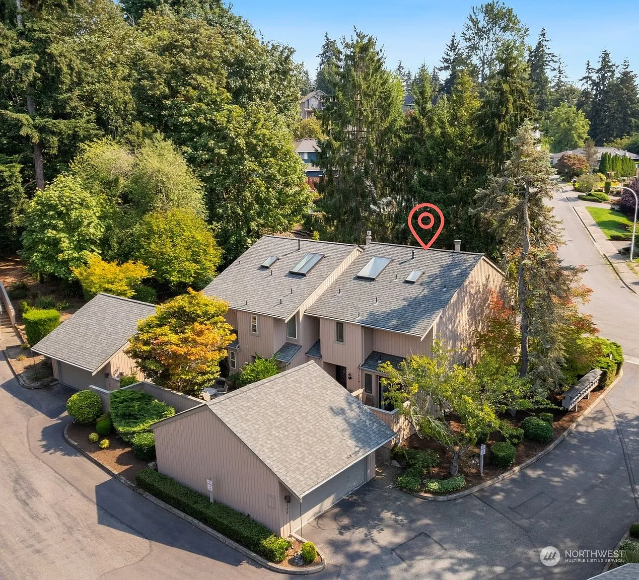 2900 Kennewick Place NE photo 1