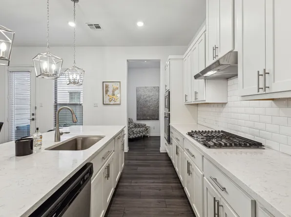 3513 The Commons Pkwy, Sachse, TX 75048