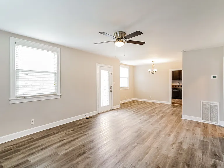 123 Ray Ave — Photo 4