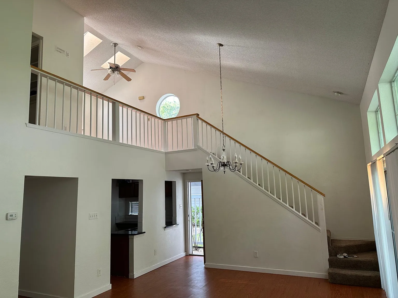 2 bed, 1450 sqft, $2,200 — Photo 3