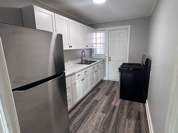 3rd image of 4905 Chamberlayne Ave APT 1
