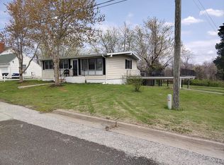 2 Callaway Dr, Fulton, MO 65251