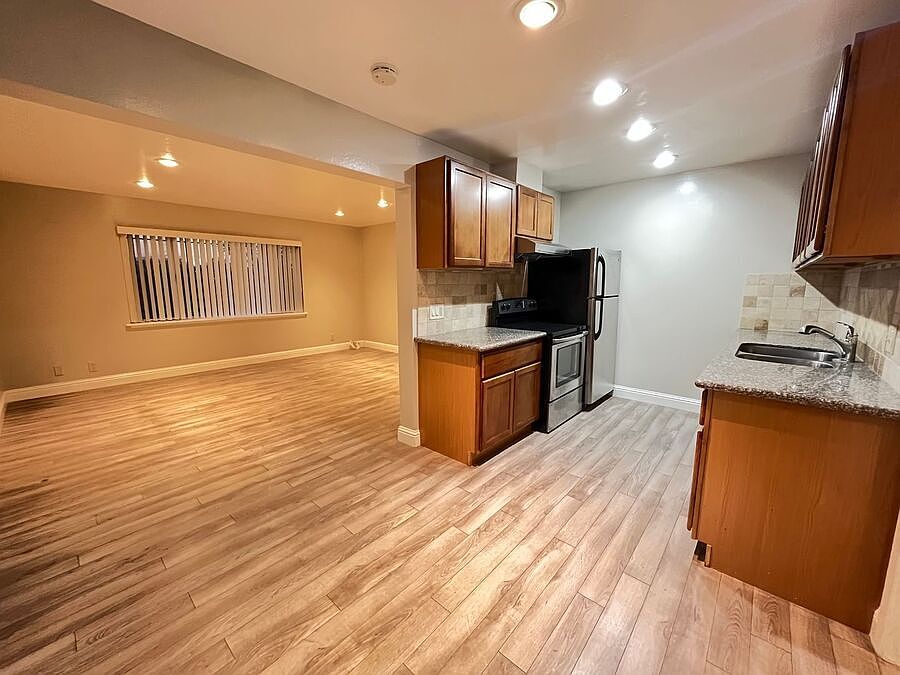 1st image of 305 Lenox Ave #A