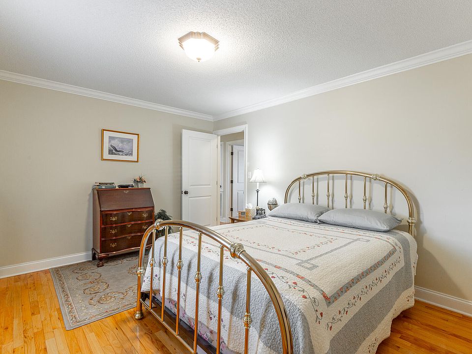 19th image of 10245 Snow Hill Rd