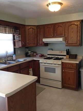 4th image of 1623 Kennedy Dr