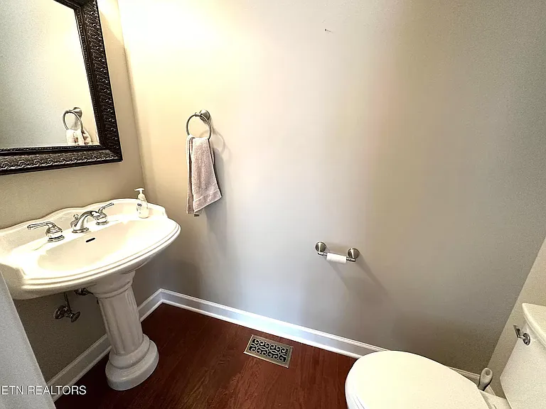 10806 Modesto Ln — Photo 8
