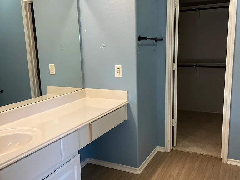 5426 Cinnamon Lake Dr — Photo 26
